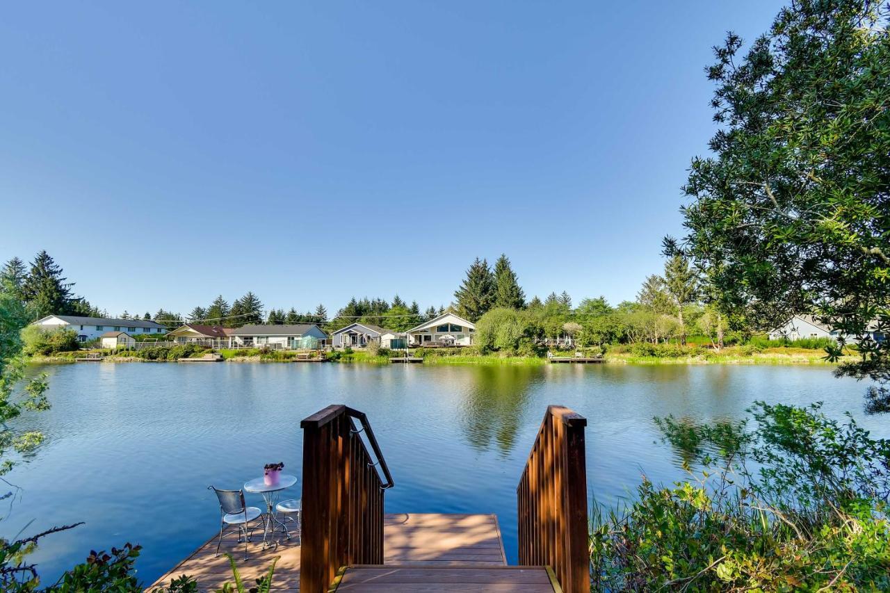 Ocean Shores Retreat With Porch And Canal Views! Exterior photo