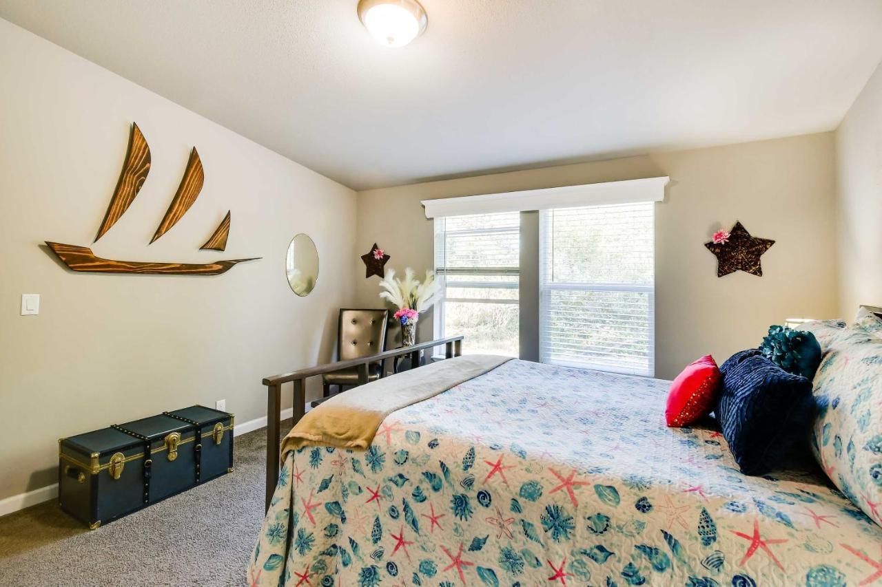 Ocean Shores Retreat With Porch And Canal Views! Exterior photo