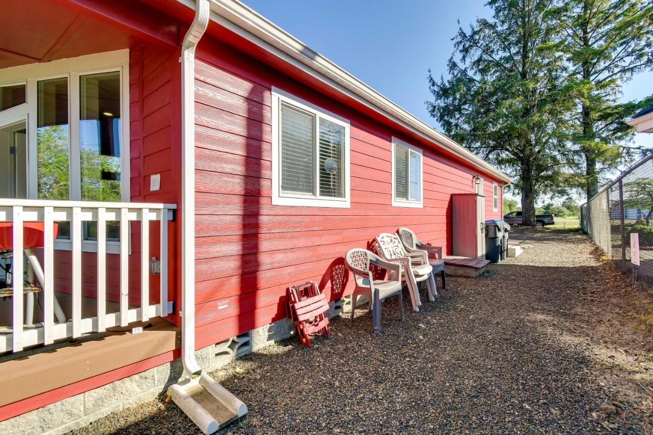 Ocean Shores Retreat With Porch And Canal Views! Exterior photo