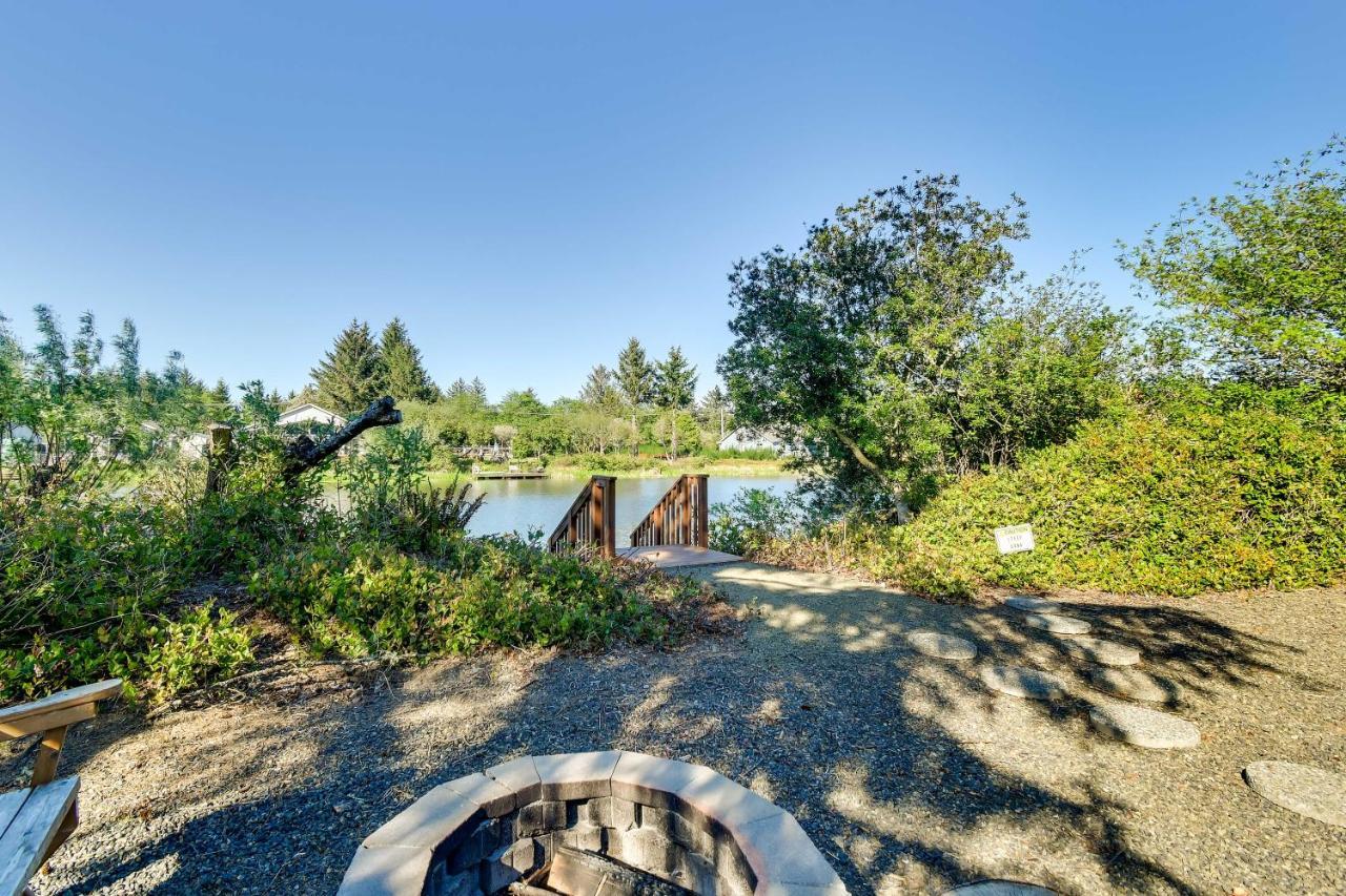 Ocean Shores Retreat With Porch And Canal Views! Exterior photo