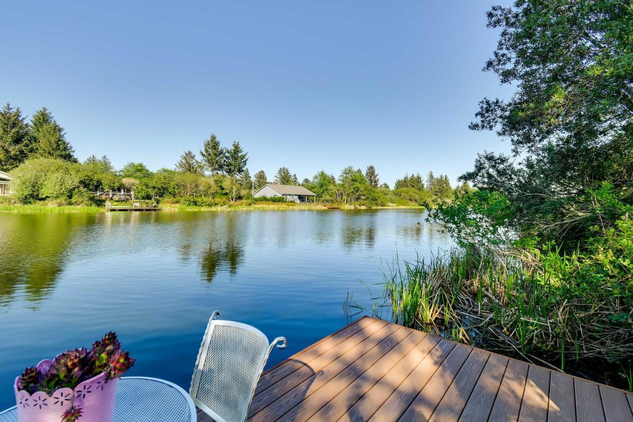 Ocean Shores Retreat With Porch And Canal Views! Exterior photo