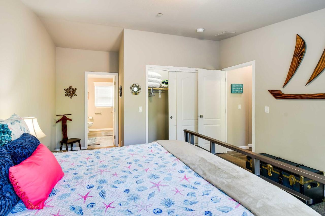 Ocean Shores Retreat With Porch And Canal Views! Exterior photo