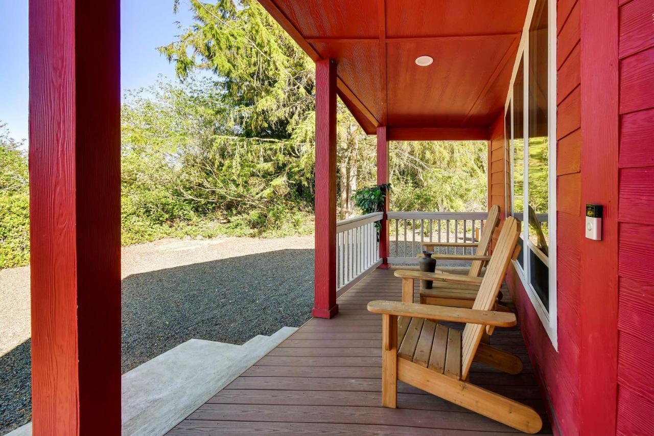Ocean Shores Retreat With Porch And Canal Views! Exterior photo